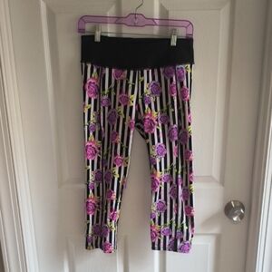 Betsy Johnson Floral Capri Workout Leggings